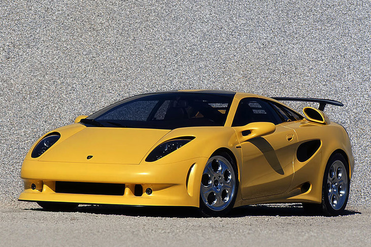 新世代のスモールランボルギーニとして期待されたイタルデザインの「カラ」。1995年のジュネーブモーターショーで発表された。アルミ製シャシーのリアミドにV10エンジンを搭載するなど、後の「ガヤルド」に通じるものがある。