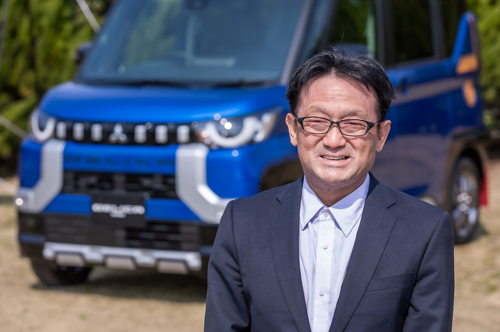 「以前はとにかく“安く安く”でしたが、今回は“欲しい”や“買いたい”と思わせる魅力や価値を持ったクルマを考えてみようという方針で『デリカミニ』をつくりました」と、今本さん。「軽自動車としては高いかもしれないけれど、お客さんは軽として買うわけじゃないんですよね」と続けた。