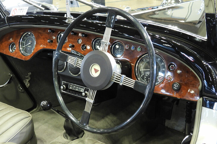 アルヴィス4.3リッター ヴァンデン プラ ツアラー（コンティニュエーションモデル）