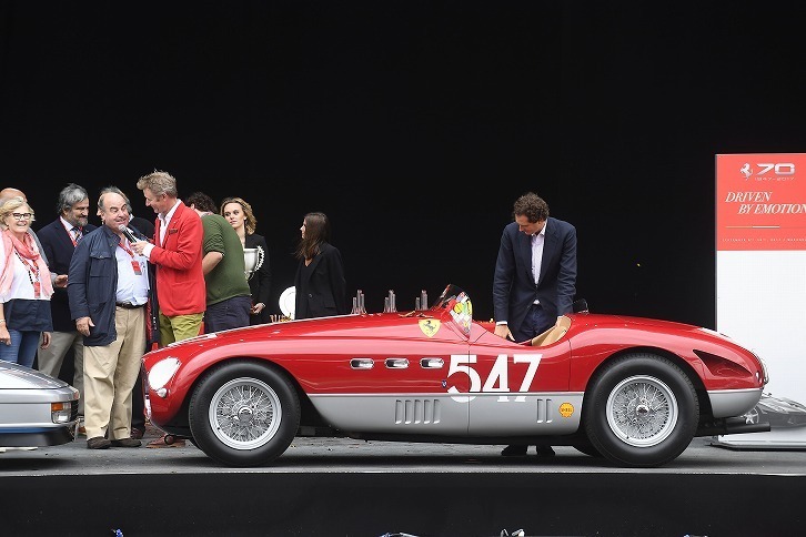 コンクールデレガンスの様子。