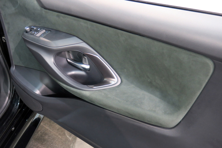 トヨタGRヤリスRS（ドアインナーパネル）