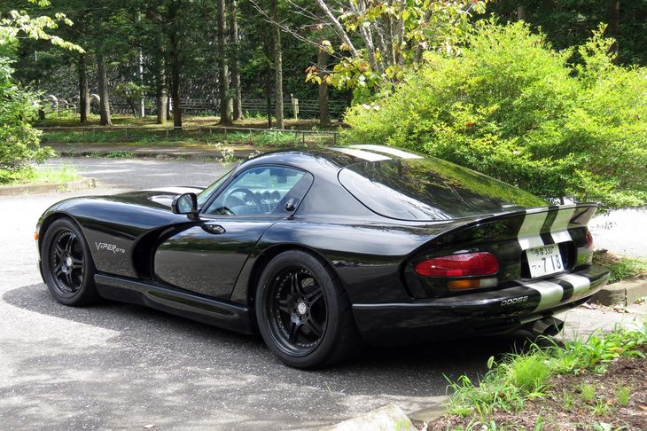 普段はオーナー（つまり私だ）にささやかな嫌がらせを仕掛ける側の「バイパー」だが、今回は珍しく人災をこうむる側だった。洗車するから、機嫌直せや。