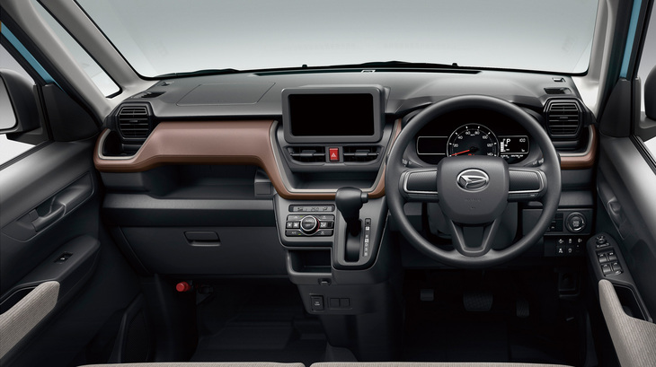 インテリアでは、各インターフェイスや操作パネルをコンパクトにまとめ、「小さいクルマらしい魅力」を追求したという。