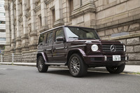 フェンダーやボンネット、ドアパネルなどにアルミ材が用いられた新型「Gクラス」。車重は先代比でおよそ170kg軽量に仕上がっている。