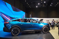 ボディーサイズは全長×全幅×全高＝4700×1850×1500mmで、ホイールベースは2790mm。パワーユニットの多様化に対応する「EMP2」プラットフォームが用いられる。