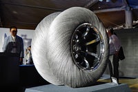 「ローバ」用タイヤのモックアップ。