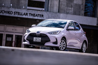 新型「ヤリス」は2019年10月16日に世界初公開された。「ヴィッツ」のフルモデルチェンジを機にグローバルネームのヤリスに改名。1999年に誕生した初代ヴィッツから数えて4代目にあたる。