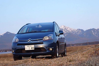 「ボルボV40 D4」に乗り換える前まで所有していた「シトロエンC4ピカソEGS」。ファミリーキャンプでも大いに活躍してくれた。（写真＝塩見 智）
	 
	