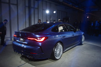 ディフューザーを備えたリアエプロンや控えめな造形のリアスポイラーなどが目を引くリアビュー。