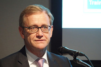 メディア向けトークセッションに登壇した、独フォルクスワーゲングループ研究部門車両技術＆モビリティーエクスペリエンス責任者のトーマス・フォルム博士。ドイツ政府による助成プログラム「ペガサスプロジェクト」のコーディネーターも務める。