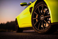 アストンマーティン、新型「ヴァンテージ」を発表の画像