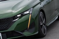 ヘッドランプ端に備わっている「セイバー（＝サーベル）」はデイタイムランニングライトのほか、ウインカーとしても機能する。