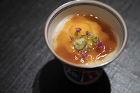 一番出汁のあとに供された「山芋とゆば」。