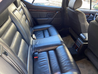 1999年式。「エクスクルーシブ」仕様には革シートと木目パネル、そしてエアコンがおごられていた。