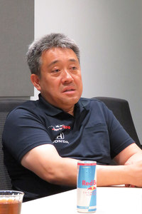 ホンダのモータースポーツ全般を統括する山本氏。「食事の好みが合うって大事ですね」などと冗談を交えつつ、トロロッソとのパートナーシップが良好であることを語った。