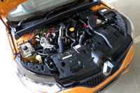 279psの最高出力と390Nmの最大トルクを発生する1.8リッター直噴ターボエンジン。