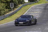 「ポルシェ・タイカン」がニュルでEVセダン最速記録達成　「テスラ・モデルS」を破る