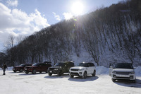 
	ずらりと並んだ試乗車の一群。試乗の舞台は長野県の白馬周辺。ランドローバーは特設コースと一般道、ジャガーは特設エリアでのみ試乗した。
	