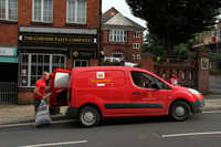 「まずいもの」ばかりが続いてしまったのでイギリスの名誉のために記せば、日本への絵はがきは、イタリアよりも早く着きました。
