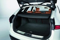 ラゲッジルームの容量は650リッター。