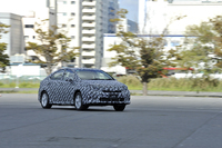 FCVは走行試験も兼ねて、愛知県豊田市のトヨタ自動車本社から東京・晴海まで、322kmの距離を自走してきた。
