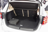 
	荷室の様子。最大1350リッターの荷室容量が確保される。
	