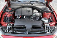 EUテストサイクルにおける100km走行あたりの燃費は、「116i」が5.5〜5.7リッター、「118i」は5.8〜5.9リッターとなっている。