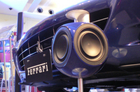 612スカリエッティとブルーのBeoLab3。