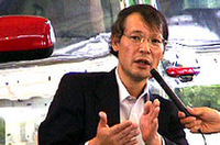 
	関東自動車工業株式会社、開発本部設計部第4ボデー設計室の田宝武彦室長
	 