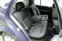 写真をクリックするとシートが倒れるさまが見られます。