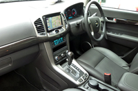 「キャプティバ」に最新ナビ搭載の特別仕様車の画像