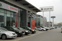 北京の郊外にある汽車城。ここはアメリカ車のディーラーが集まる一角。