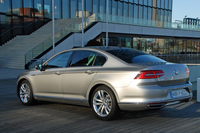 1200kmの旅の相棒、新型「パサート セダン」。2リッターのディーゼルエンジンを搭載する。