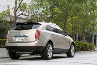 ラインナップは、18インチホイール装着の標準グレード「ラグジュアリー」と試乗した上級グレード「プレミアム」の2つ。「プレミアム」には、20インチホイールやスポーツサスペンションと電子制御リアルタイム ダンピング ショックアブソーバが備わる。