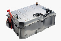 90kwを出力する新設計の高性能燃料電池「トヨタFCスタック」。