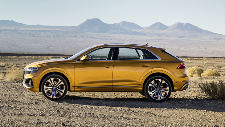 最低地上高は254mm。オプションのエアサスペンション装着車は、90mmの範囲で車高を調節できる。