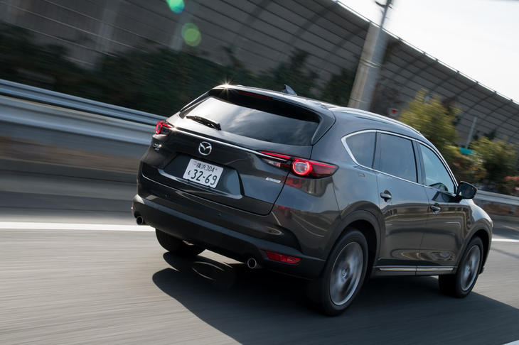 制御系では、高速走行時の挙動を安定化させるため、車両姿勢安定化制御（直接ヨーモーメント制御）を追加した「G-ベクタリングコントロール プラス」が新たに採用された。