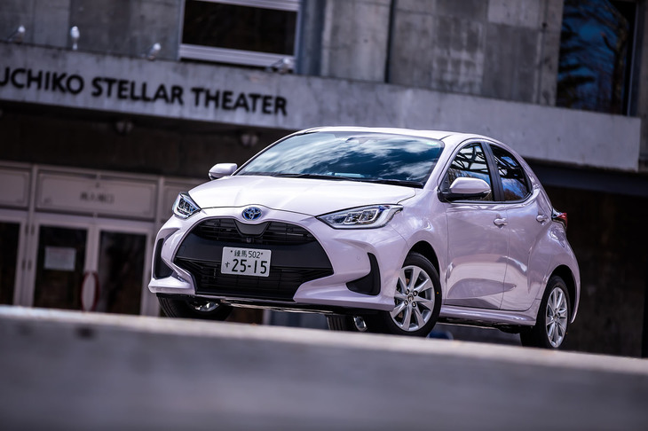 新型「ヤリス」は2019年10月16日に世界初公開された。「ヴィッツ」のフルモデルチェンジを機にグローバルネームのヤリスに改名。1999年に誕生した初代ヴィッツから数えて4代目にあたる。