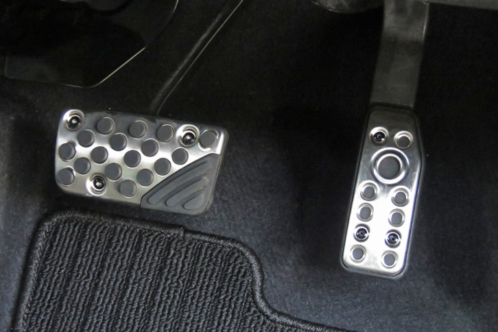 ホンダ・フィット ハイブリッドS Honda SENSING（ペダル）