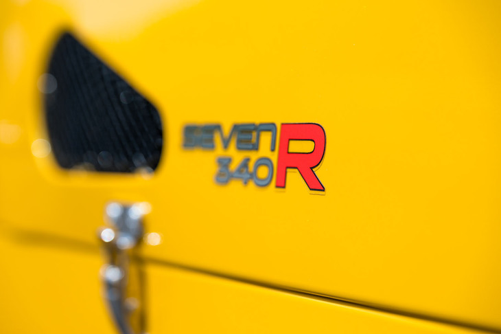 試乗車は「セブン340」。最高出力172PSの2リッター直4エンジンを搭載したセブンシリーズの上級モデルだ。「S」「R」の2グレードのうち、今回はより走りに特化したRグレードに試乗した。