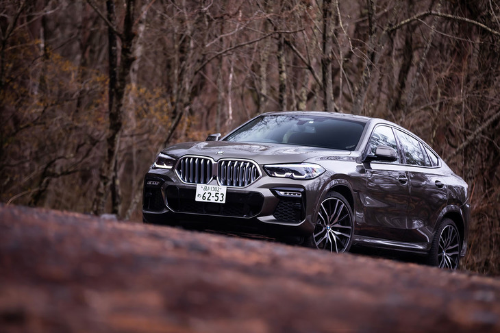 最新の「BMW X6」は、2019年12月23日に日本導入が発表された。初代が2008年、2代目が2014年に登場し、今回のモデルが3代目となる。