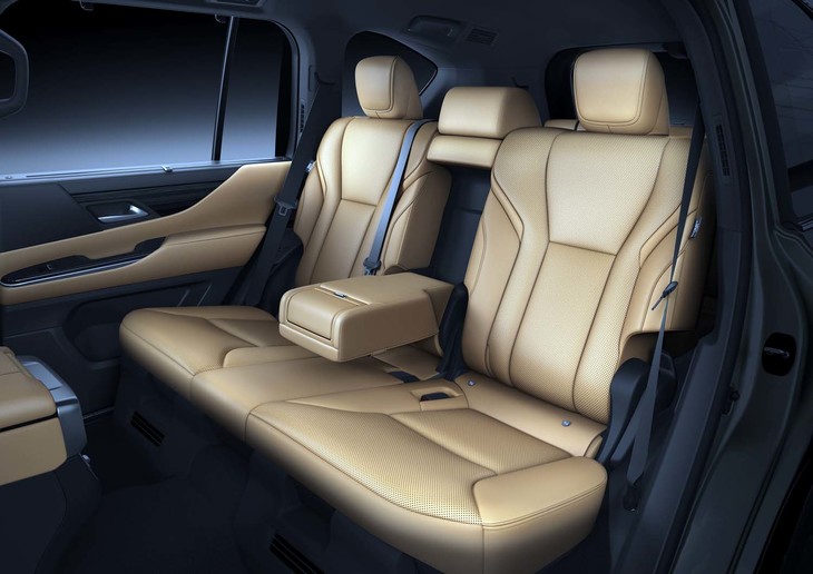 レクサスLX（2列目シート）