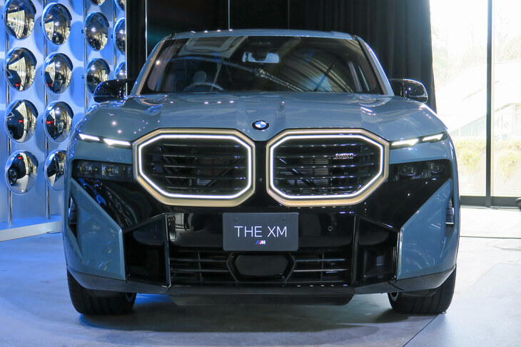 BMW XM（フロントマスク）