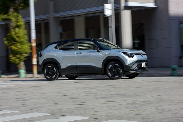 スズキeビターラZ（FWD）