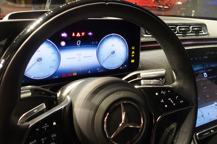 メルセデス・マイバッハSクラス（インストゥルメントパネル）