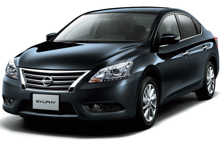 「日産シルフィ」