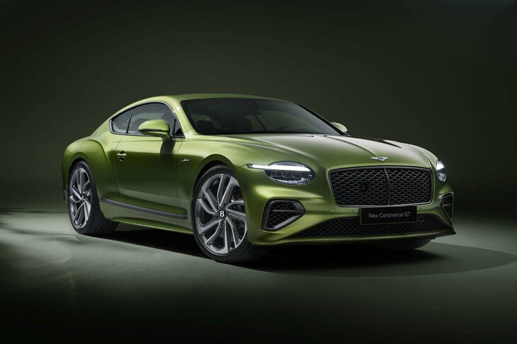 W12エンジンに別れを告げ、V8エンジン＋モーターのPHEVとして登場した新型「ベントレー・コンチネンタルGTスピード」。かつてのアウトプットを大幅に上回るシステム最高出力782PS、同最大トルク1000N・mを発生する。