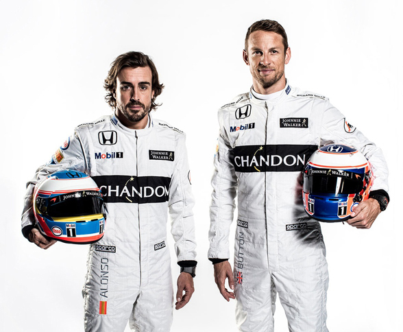 マクラーレン・ホンダの、2人のドライバー。写真左から、フェルナンド・アロンソとジェンソン・バトン。