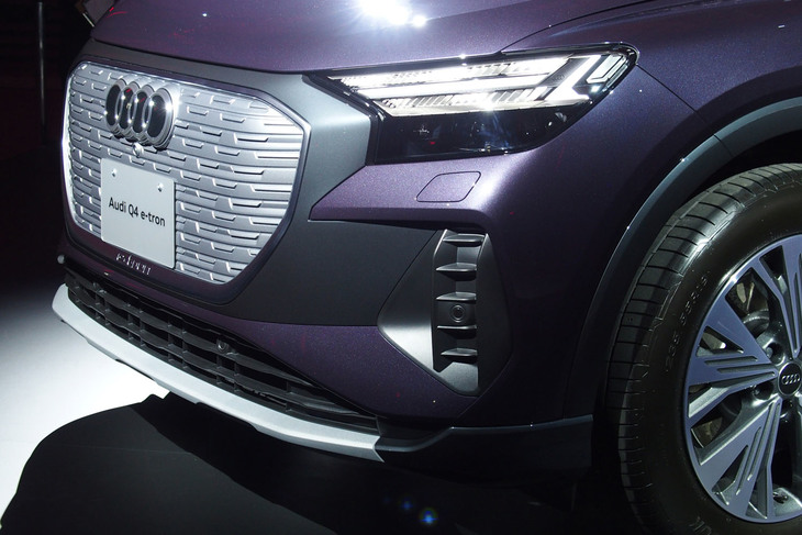 アウディQ4 e-tron（フロントグリル）