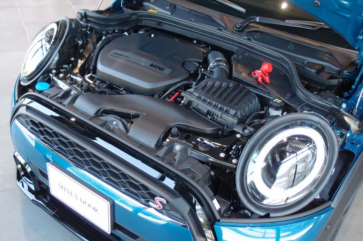 MINIクーパーSD 5ドア（エンジン）